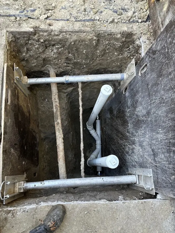 Experienced plumber completing Drain Cleaning work in Red Rock